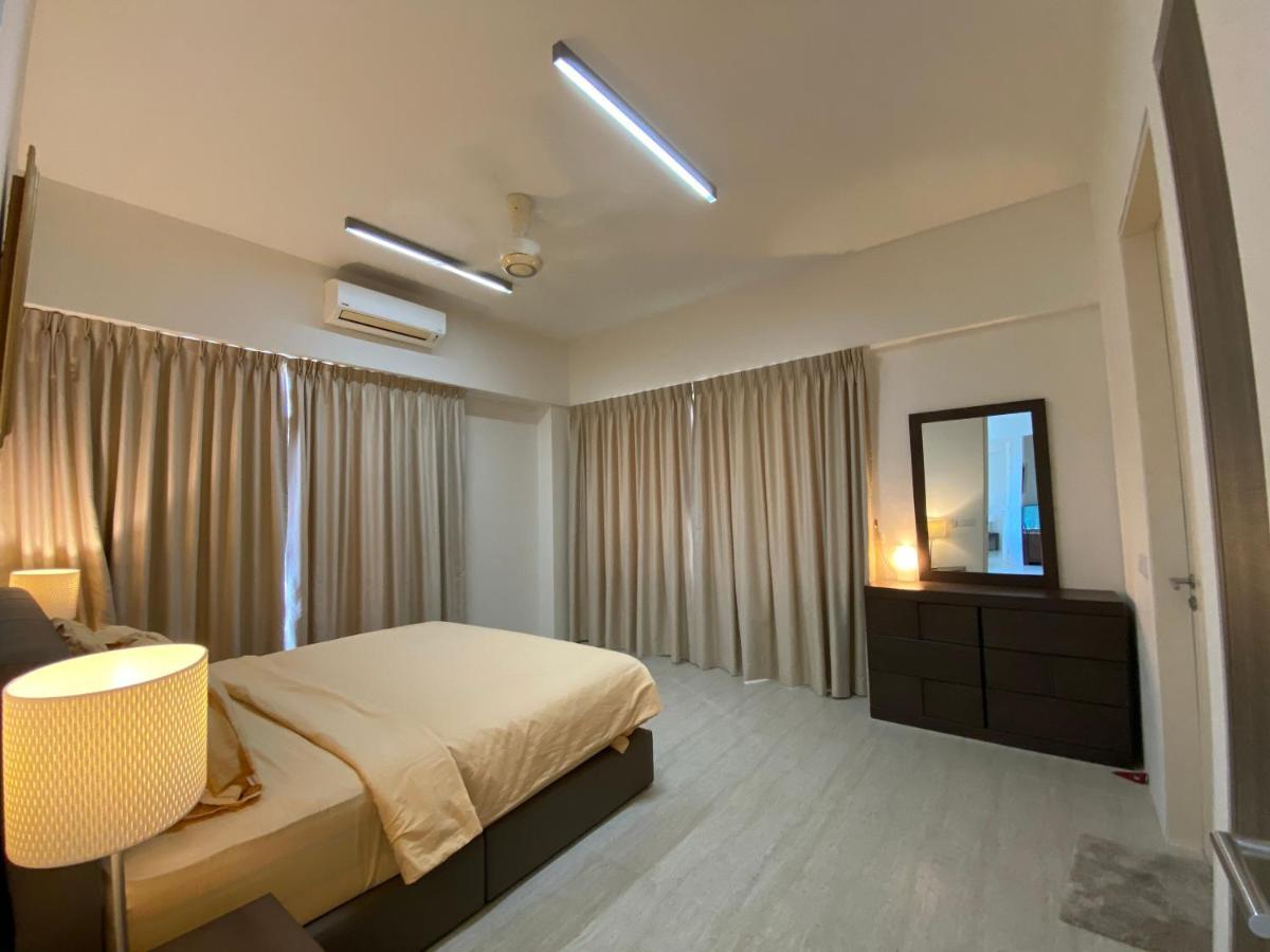 Apartment By The Sea@side Seaview N Swimming Pool View #133a Batu Ferringhi