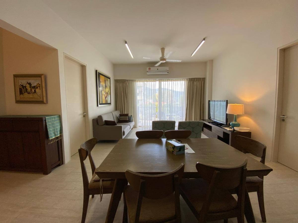 Apartment By The Sea@side Seaview N Swimming Pool View #133a *