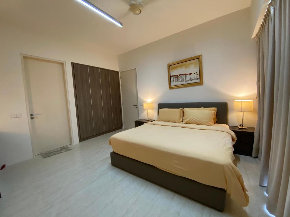 Apartment By The Sea@side Seaview N Swimming Pool View #133a Batu Ferringhi